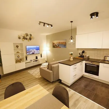 Flamingo - Balcony, Ac, Downtown Apartment Budapest